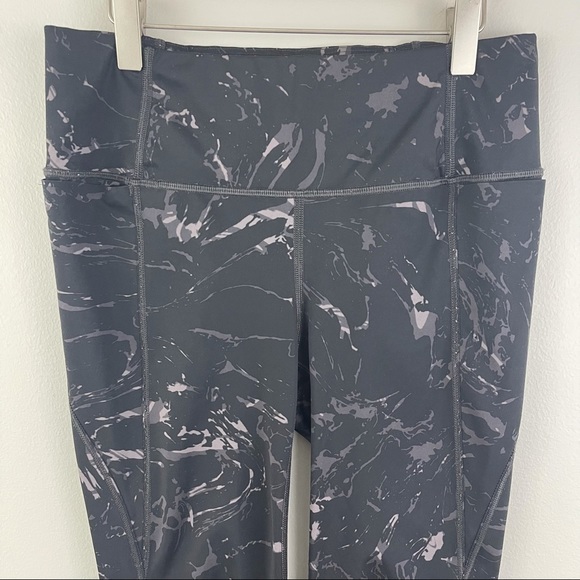 ATHLETA Black Marble Velocity Stash Pocket 7/8 Leggings - Picture 3 of 14